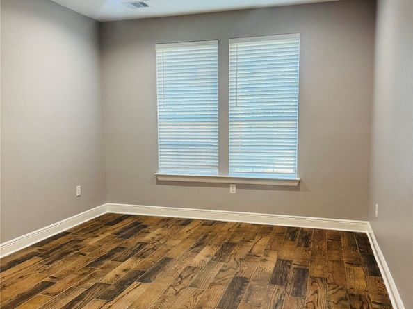 5317 Higgins Street, Houston TX 77033