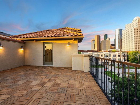 2006 Helena Street, Houston TX 77002