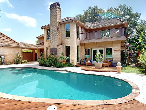 734 Plainwood Drive, Houston TX 77079