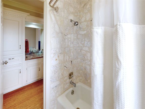 734 Plainwood Drive, Houston TX 77079