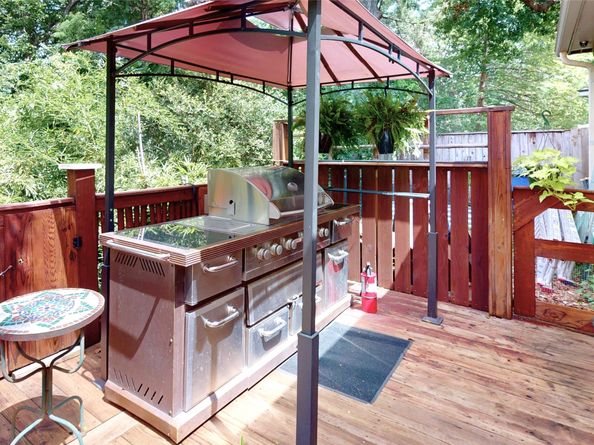 734 Plainwood Drive, Houston TX 77079