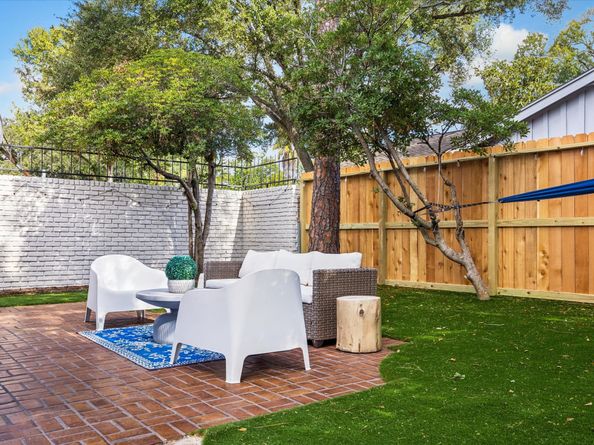 3633 Sun Valley Drive, Houston TX 77025