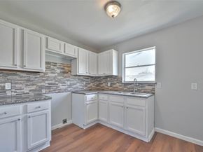 3918 Tavenor Lane, Houston TX 77047