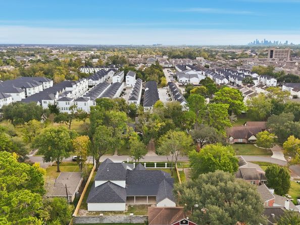 1911 E Allegro Street, Houston TX 77080