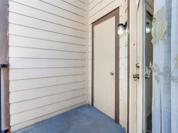 218 Plaza Verde Drive 2211, Houston TX 77038