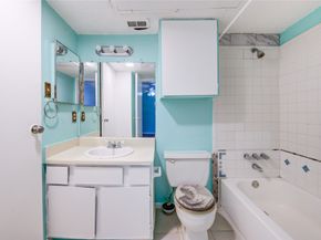 218 Plaza Verde Drive 2211, Houston TX 77038