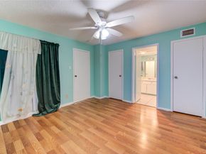 218 Plaza Verde Drive 2211, Houston TX 77038