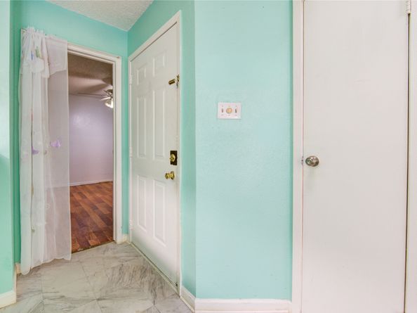 218 Plaza Verde Drive 2211, Houston TX 77038