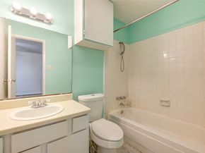 218 Plaza Verde Drive 2211, Houston TX 77038