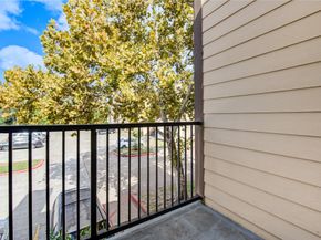 218 Plaza Verde Drive 2211, Houston TX 77038