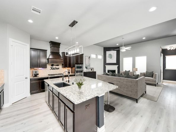 4914 Thunder Creek Lane, Sugar Land TX 77479