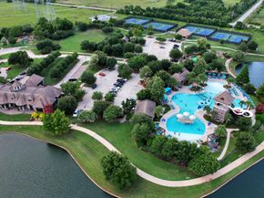 4914 Thunder Creek Lane, Sugar Land TX 77479