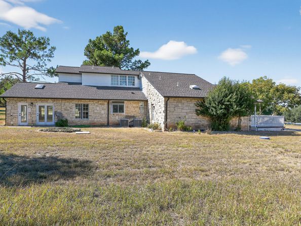 300 Fawn Lane, Georgetown TX 78628