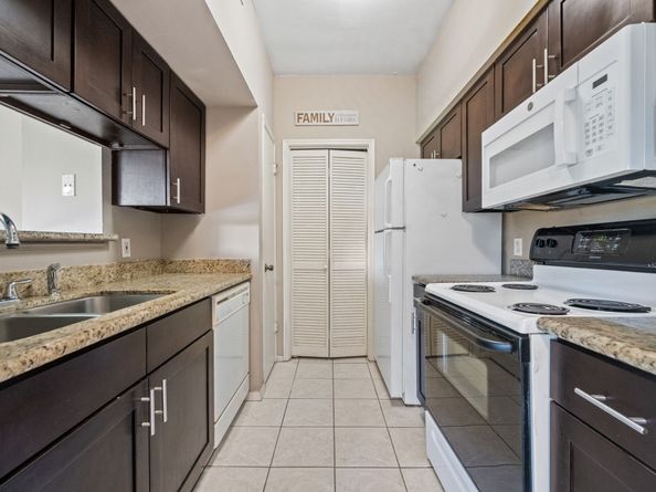 6500 Harbor Town Drive 2808, Houston TX 77036