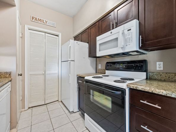 6500 Harbor Town Drive 2808, Houston TX 77036