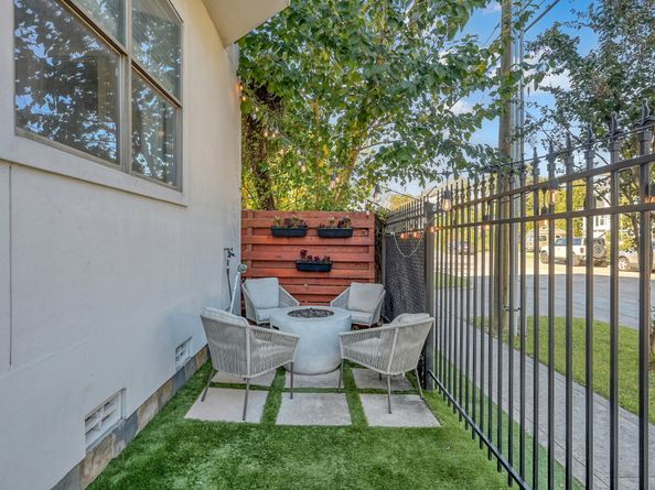 1328 W 23rd Street A, Houston TX 77008