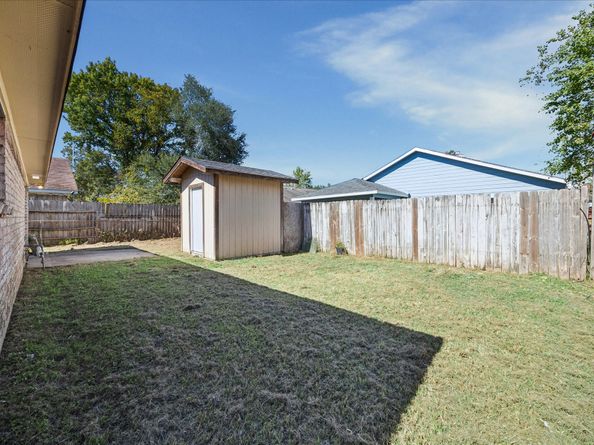 719 Midland Court, Houston TX 77060