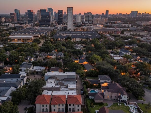 5459 John Dreaper Drive, Houston TX 77056