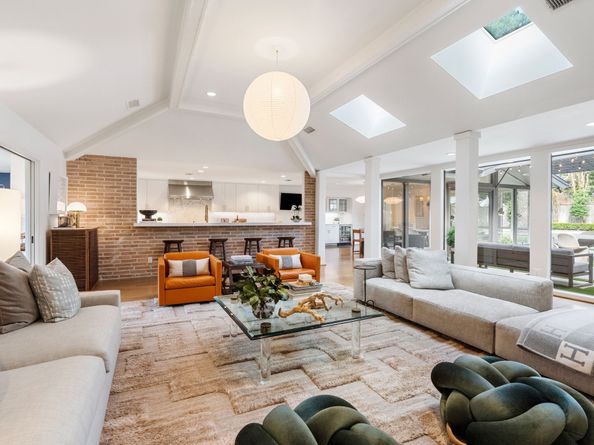 10606 Twelve Oaks Drive, Houston TX 77024