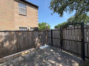 9850 Pagewood Lane 909, Houston TX 77042