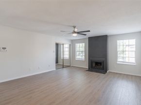 9850 Pagewood Lane 909, Houston TX 77042