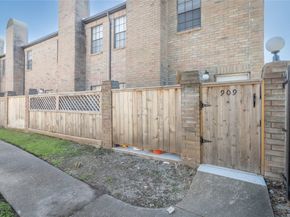 9850 Pagewood Lane 909, Houston TX 77042