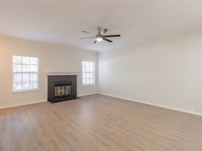 9850 Pagewood Lane 909, Houston TX 77042