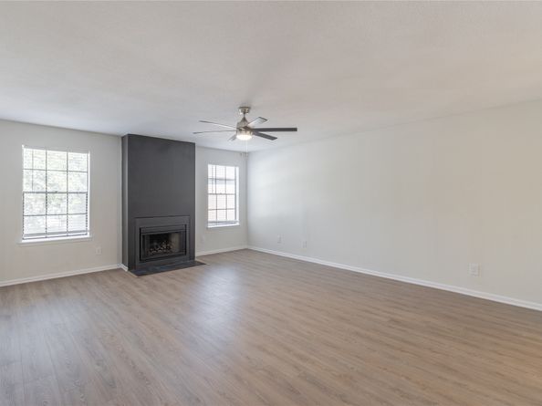 9850 Pagewood Lane 909, Houston TX 77042