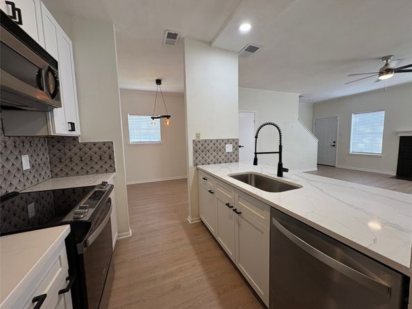 9850 Pagewood Lane 909, Houston TX 77042