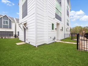 1650 W Tidwell Road, Houston TX 77091