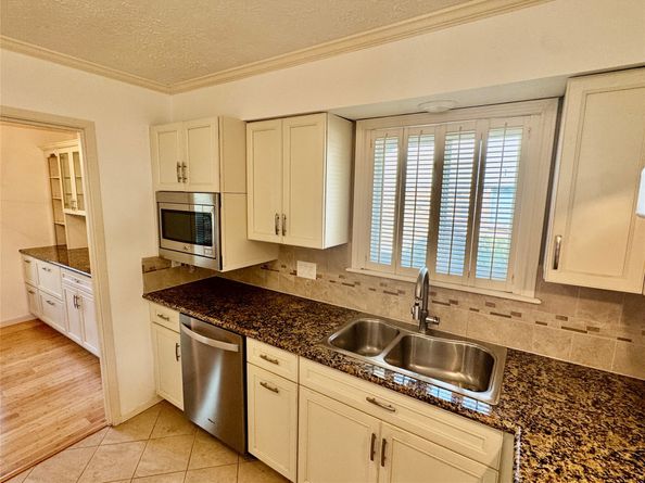 1915 Ashford Hollow Lane, Houston TX 77077