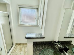 1915 Ashford Hollow Lane, Houston TX 77077