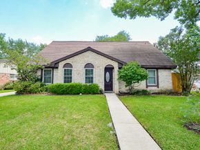 1915 Ashford Hollow Lane, Houston TX 77077