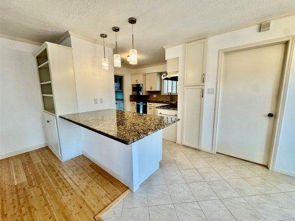 1915 Ashford Hollow Lane, Houston TX 77077