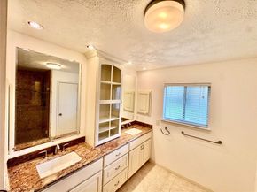 1915 Ashford Hollow Lane, Houston TX 77077