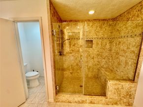 1915 Ashford Hollow Lane, Houston TX 77077