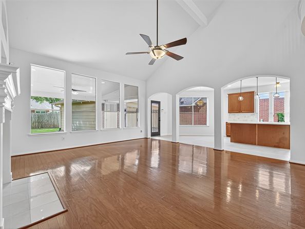 4742 Robins Way, Sugar Land TX 77479