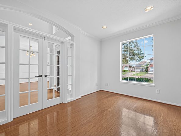 4742 Robins Way, Sugar Land TX 77479