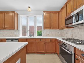 4742 Robins Way, Sugar Land TX 77479