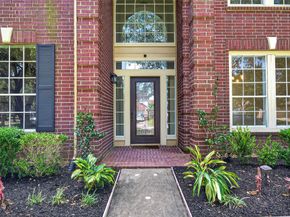 4742 Robins Way, Sugar Land TX 77479