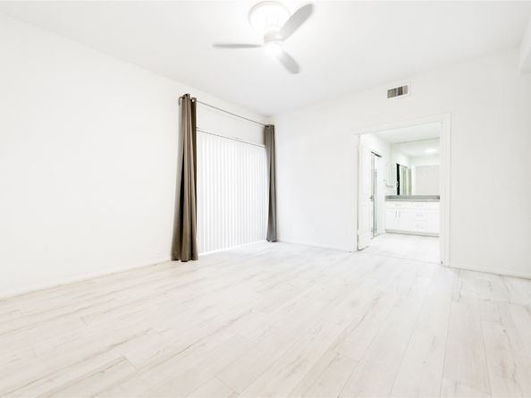 11711 Memorial Drive 129, Houston TX 77024