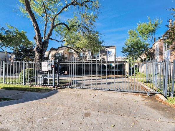 3722 Woodchase Drive, Houston TX 77042