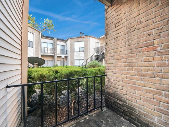 3722 Woodchase Drive, Houston TX 77042