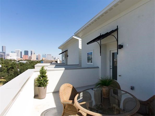 3003 La Branch Street, Houston TX 77004