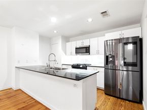 6128 Grand Boulevard, Houston TX 77021