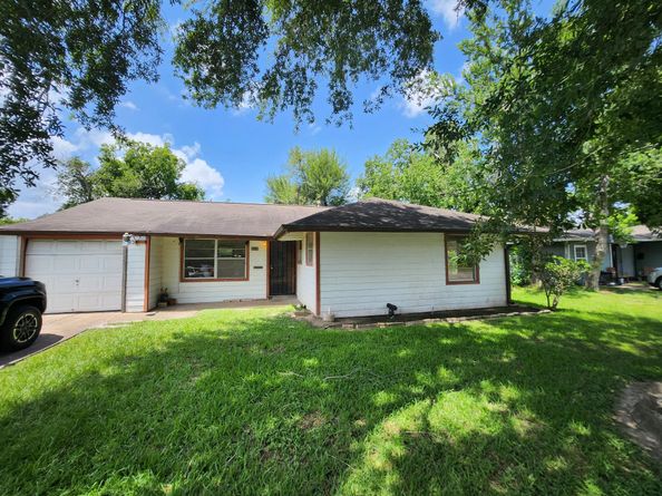 5535 Flamingo Drive, Houston TX 77033