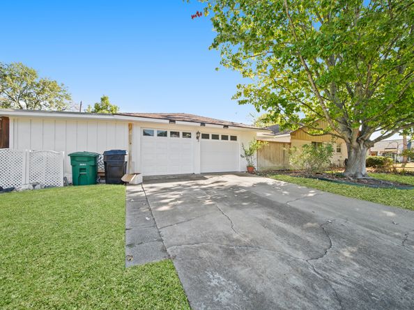 2403 Elmgate Drive, Houston TX 77080