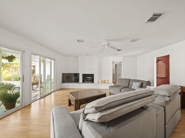 2403 Elmgate Drive, Houston TX 77080