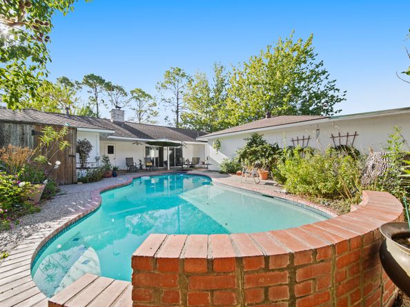 2403 Elmgate Drive, Houston TX 77080