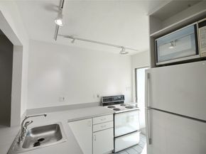 5056 Glenmont Drive, Houston TX 77081